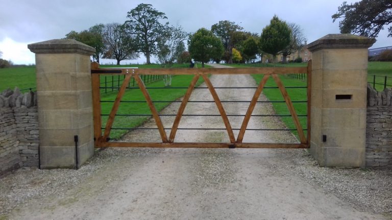 Enjoy Ultimate Privacy with High-Quality Automatic Gates for Your Driveway